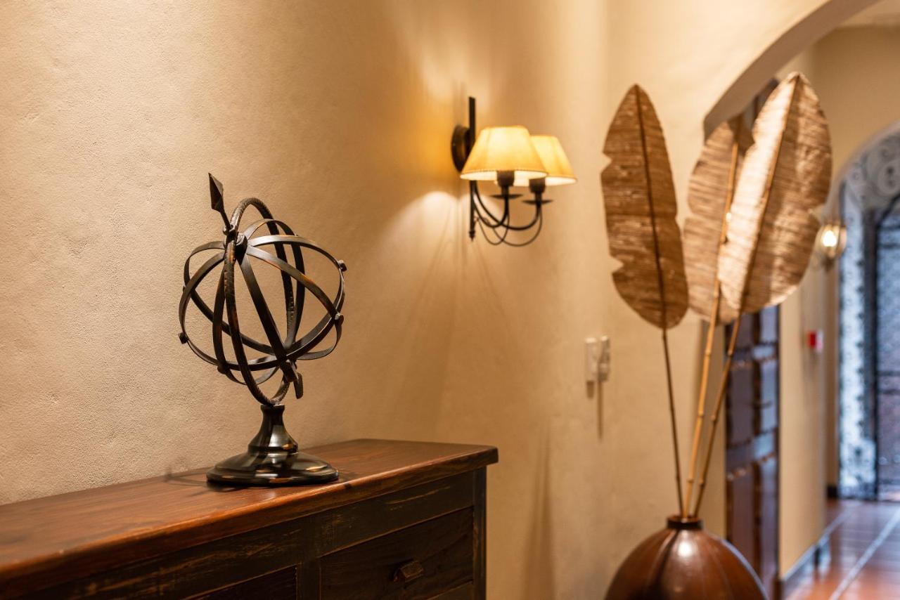 Hotel Boutique Balcon De La Plaza Сальта Экстерьер фото